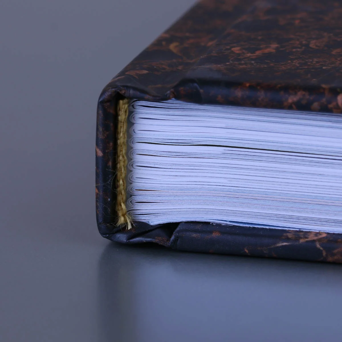 Печать книг в твёрдом переплёте